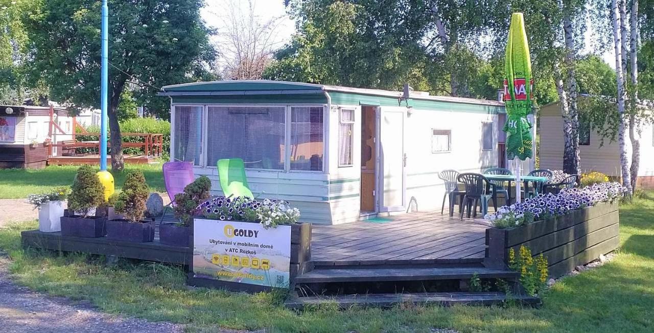 Hotel Mobilni Dum U Goldy Česká Skalice Habitación foto